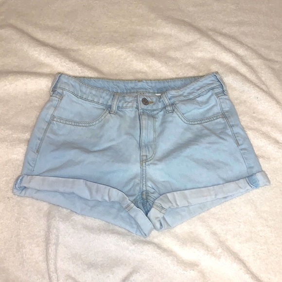 light blue denim shorts! - Picture 1 of 3
